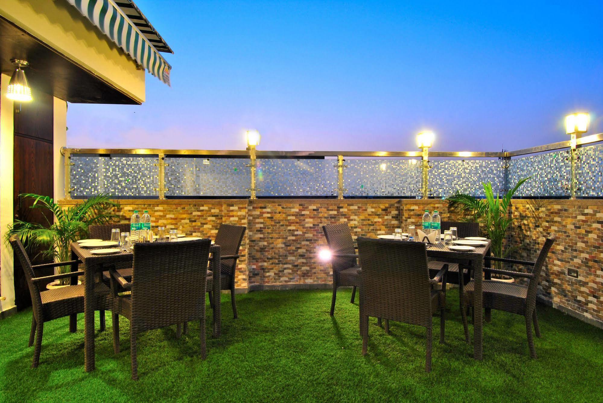 Sai Miracle - Luxury Living Hotel New Delhi Bagian luar foto