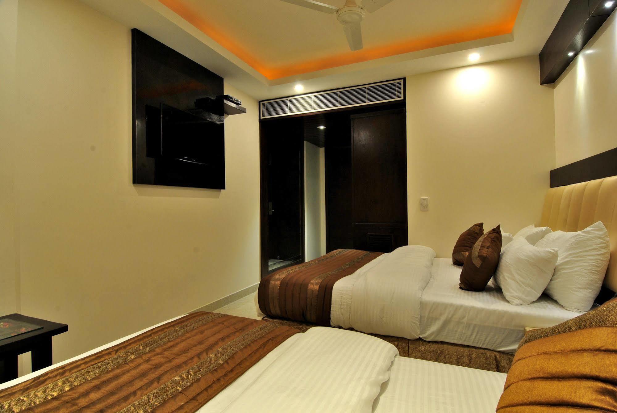 Sai Miracle - Luxury Living Hotel New Delhi Bagian luar foto
